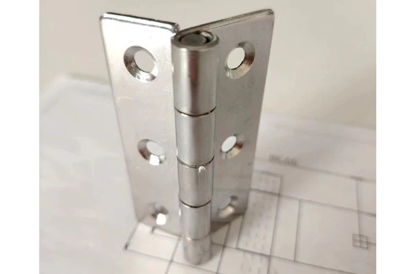 Durable 165-degree Hinges
